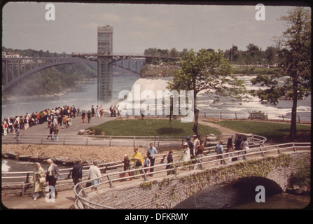 LUNA ISLAND ON THE AMERICAN SIDE OF THE NIAGARA RIVER LOOKING TOWARD THE AMERICAN FALLS AND OBSERVATION TOWER.... 549537 Stock Photo