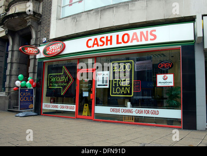 Speedy Cash, cash loans. Commercial Road, Portsmouth Stock Photo