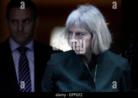 London, UK. 8th October 2013. Theresa May MP Secretary of State for the Home Department attends the weekly cabinet meeting at No:10 Downing Street in London, Britain, on 08 October 2013.((Photo by Tal Cohen/Alamy Live News) Stock Photo