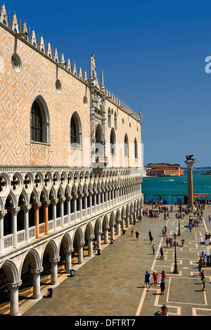 The 14th century Gothic style eastern facade of The Doge's Palace, Palazzo Ducale, on St Mark's Square, Venice, Venezien, Italy Stock Photo