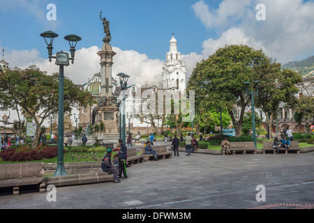 Independence square and Metropolitan cathedral and Memorial to the Heroes of the Independence, Quito, Pichincha Stock Photo