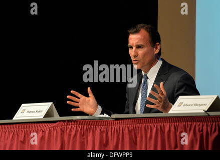 Old Westbury, New York, U.S. 8th October 2013. Democrat THOMAS SUOZZI, the former Nassau County Executive, debates with current Nassau County Executive Mangano at debate hosted by the Nassau County Village Officials Association, representing 64 incorporated villages with 450,000 residents, as the opponents face a rematch in the 2013 November elections.  Credit:  Ann E Parry/Alamy Live News Stock Photo