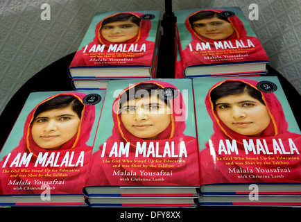 I Am Malala by Malala Yousafzai in London bookshop Stock Photo