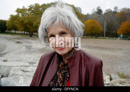 Godrich, Ontario, Canada. 23 Oct, 2006. FILE PHOTO - Canadian author ALICE MUNRO, 82, is the first Canadian-based writer to win the Nobel Prize for literature. Upon hearing the news, a 'delighted' Munro says she knew she was in the running for the prize, but never thought she'd win. The 82-year-old writer was named today as the 110th Nobel laureate in literature and the only the 13th woman to receive the distinction. An official at The Swedish Academy, which selects Nobel literature winners, called Munro a 'master of the contemporary short story.' Credit:  ZUMA Press, Inc./Alamy Live News Stock Photo