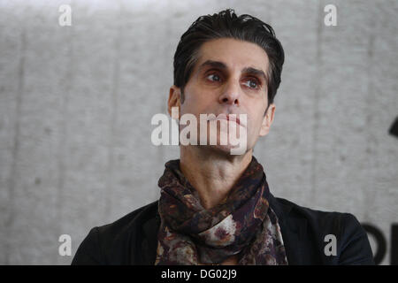 Sao Paulo, Brazil. 10th October 2013. Perry Farrell, lead singer of the rock band Jane's Addiction and founder of Lollapalooza, gives an interview in Interlagos Racetrack, south of Sao Paulo, southeastern Brazil, which must occur in the 2014 edition of the festival. PHOTO: FELIPE RAU/ESTADAO CONTUEUDO/dpa/Alamy Live News Stock Photo