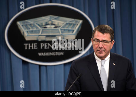 US Deputy Secretary of Defense Ashton Carter briefs the press at the Pentagon September 25, 2013 in Arlington, VA. Carter a theoretical physicist and former Harvard professor resigned from the Pentagon October 10, 2013. Stock Photo