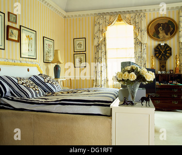 Yellow striped wallpaper floral curtains hi-res stock photography and  images - Alamy
