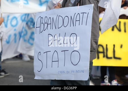 Mondragone, Italy. 13th Oct 2013.  'Marcia per la vita', protest of the people against the Camorra, the toxic waste and the burning of garbage on 13 october 2013. Credit:  Antonio Gravante/Alamy Live News Stock Photo