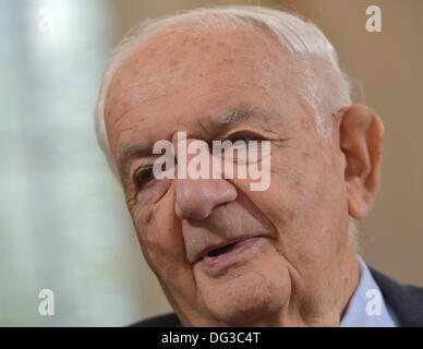 The Franco-German publicist Alfred Grosser at the awarding of the Peace Prize of the German Book Trade in Frankfurt/Main, Germany, 13 October 2013. Photo: ARNE DEDERT Stock Photo