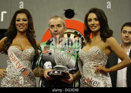 Dublin, UK. 13th Oct, 2013. PDC Party Poker World Grand Prix  Darts  -The Final:  Phil Taylor wins his 11th World Grand Prix title over Dave Chisnall by 6 sets to 0 at the Cirtwest Hotel, Dublin, Ireland Credit:  Michael Cullen/Alamy Live News Stock Photo
