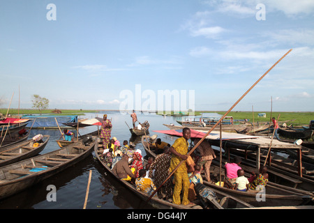 Starting of canoes on Lake Nokoue, Ganvie, Benin, West Africa, Africa Stock Photo