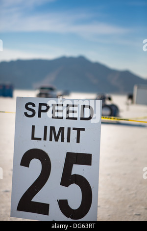 Sign Speed limit 25 at Bonneville Salt Flats International Speedway in Utah, USA Stock Photo