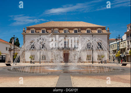 Portugal, the Algarve, Portimao town hall and fountain in the Praca 1º de Maio square Stock Photo