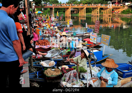 Thailand Floating Markets - Klong Hae Floating Market located in Hat Yai district in Southern Thailand Stock Photo