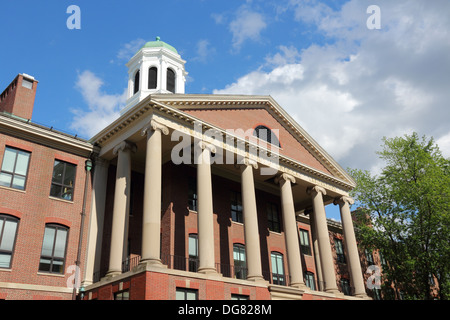 Cambridge, Massachusetts in the United States. Famous Harvard University - Edward Mallinckrodt chemical laboratory. Stock Photo