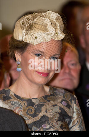 Gent, Belgium. 16th October 2013. Queen Mathilde of Belgium pictured during the 'Joyous Entry - Blijde Intrede - Joyeuse Entree' of King Philippe and Queen Mathilde to present themselves to the public in the different provincial capitals, today in Gent, Wednesday 16 October 2013 Photo: Albert Nieboer/dpa/Alamy Live News Stock Photo