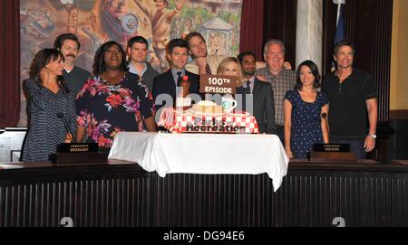 Studio City, CA, . 16th Oct, 2013. Rashida Jones, Nick Offerman, Retta, Adam Scott, Chris Pratt, Amy Poehler, Aziz Ansari, Aubrey Plaza, Jim O'Heir, Rob Lowe at arrivals for PARKS AND RECREATION 100th Episode Celebration, CBS RADFORD, Studio City, CA October 16, 2013. Credit:  Dee Cercone/Everett Collection/Alamy Live News Stock Photo