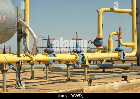 industry, pipeline, gas, metal, equipment, fuel, pipe, technology, industrial, natural, piping, steel, tube, bolt, connection, f Stock Photo