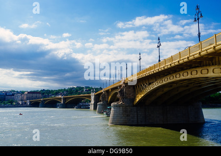 The Margit Hid - a bridge crossing the Danube river, connecting Buda & Pest Stock Photo