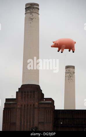PInk Floyd celebrate the launch of Why Pink Floyd with a recreation of the 1977 Pink Floyd 'Animals' at Battersea Power Station Stock Photo