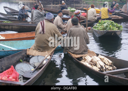 The floating market in Srinagar, Kashmir, India Stock Photo