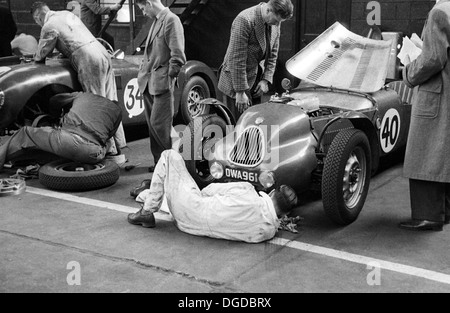 Preparation of the Jackson/Lane Lester T51 MG in a Belfast garage for the Dundrod TT, Northern Ireland,1953. Stock Photo