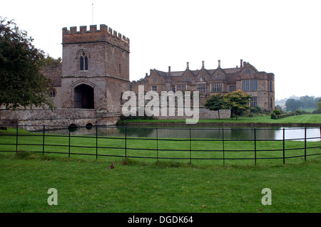 Broughton Castle, Oxfordshire, England, UK Stock Photo