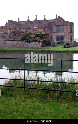 Broughton Castle, Oxfordshire, England, UK Stock Photo