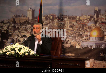 Gaza City, Gaza Strip, Palestinian Territory, . 19th Oct, 2013. Palestinian prime minister in Gaza strip, Ismail Haniyeh, speaks during a press conference in Gaza city, on Oct. 19, 2013. Ismail Haniyeh, delivered an important speech to Gaza citizens saying that the prisoner exchange deal that took place in 2011 between Israel and Hamas was under Egyptian auspices Credit:  Ashraf Amra/APA Images/ZUMAPRESS.com/Alamy Live News Stock Photo
