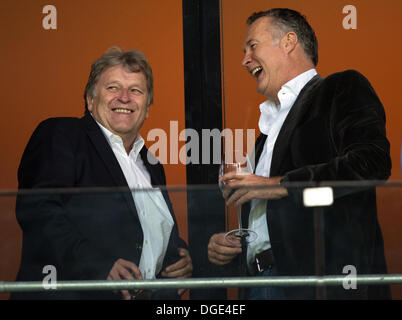 Sinsheim, Germany. 18th Oct, 2013. Hoffenheim's Kai Herdling (R) and  Leverkusen's Sebastian Boenisch debate after the Bundesliga soccer match  between 1899 Hoffenheim and Bayer Leverkusen at Rhein-Neckar-Arena in  Sinsheim, Germany, 18 October