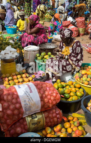 Weekly Market at Fass Njaga Choi, North Bank Region, The Gambia. Mangoes, Onions for Sale. Stock Photo