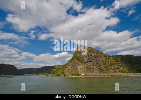 Loreley rock on the bank of the Rhine, near St. Goarshausen, Rhineland-Palatinate Stock Photo