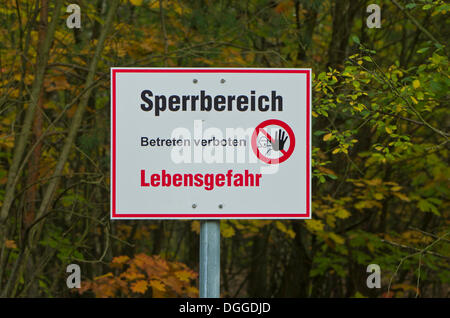 Warning sign 'Sperrbereich', off-limits area, Kettlitz, Brandenburg