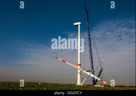Mounting the rotor on a new wind turbine, Grevenbroich, North Rhine-Westphalia Stock Photo