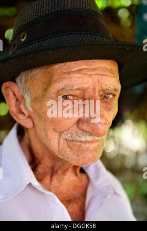 Elderly man with a hat, portrait, Poxoréo, Mato Grosso, Brazil Stock Photo
