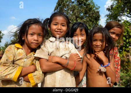 Group of girls, Trapang Village, Bathi District, Takéo Province, Cambodia Stock Photo