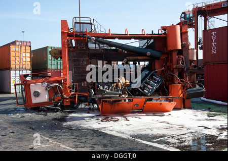 straddle-carrier-crane-fell-fallen-over-crash-stock-photo-alamy