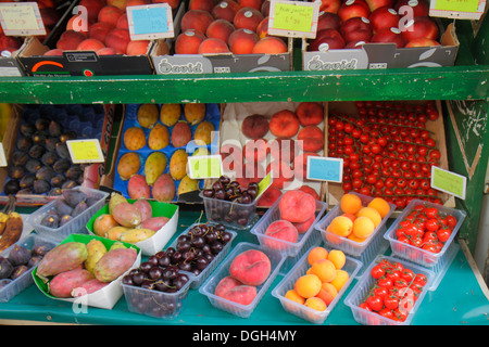 Paris France,9th arrondissement,Rue Jean-Baptiste Pigalle,produce stand,fruits,display sale grocery store,France130815009 Stock Photo