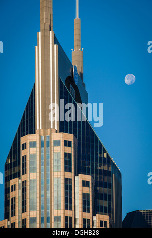 Moon over the AT&T Building in Nashville, Tennessee USA Stock Photo