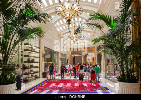 Louis Vuitton Store at the Wynn Esplanade at the Wynn Hotel and Casino  Editorial Stock Photo - Image of sign, america: 41782928