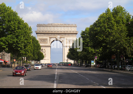 Paris France,16th 17th arrondissement,Avenue de la Grande Armée,Arc de Triomphe,Pace Charles de Gaulle,memorial,traffic,France130818111 Stock Photo