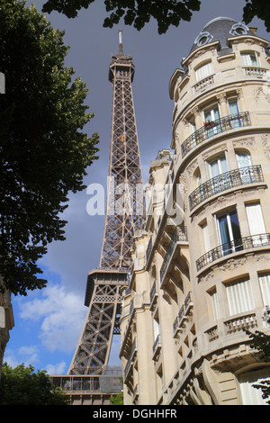 Paris France,7th arrondissement,Avenue de Suffren,Eiffel Tower,Haussman condominium,residential,apartment,apartments,flat,building,France130819134 Stock Photo