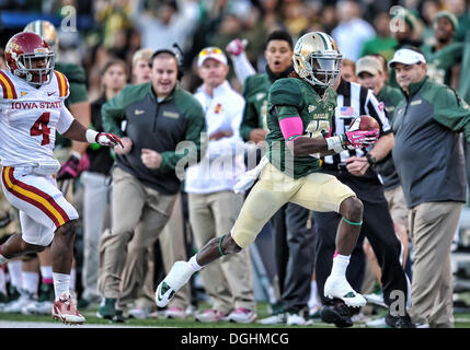 Baylor Bears wide receiver Tevin Reese (16) catches a pass for a first down during an NCAA college football game between the Iowa State Cyclones and the Baylor Bears, Saturday at Floyd Casey Stadium, Oct. 19th, 2013 in Waco, Texas..Baylor wins 71-7.. Stock Photo