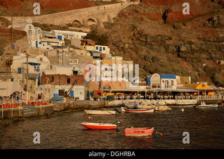 Fishing boats in the harbour of Ammoúdi, Ammoúdi Bay near Oia, Santorini, Cyclades, Greek island, Greece, Europe Stock Photo