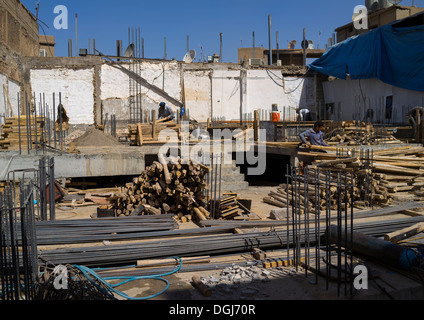 Workers On A Building Site, Erbil, Kurdistan, Iraq Stock Photo