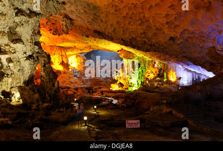 Hang Sung Sot, Cave of Surprises, stalactite cave in Halong Bay, Vietnam, Southeast Asia Stock Photo