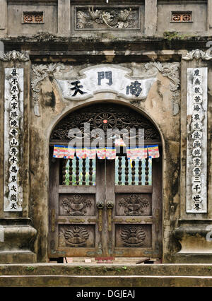 Entrance gate to the perfume pagoda, near Ninh Binh, dry Halong Bay, Vietnam, Southeast Asia Stock Photo