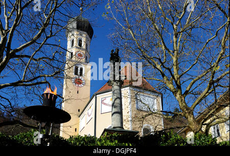Parish Church of St. Andrew and St. Mary's Column, Marienplatz square in Wolfratshausen, Bavaria Stock Photo
