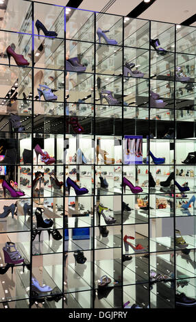 Shoe shop in the Dubai Mall Stock Photo, Royalty Free Image: 78573622 ...