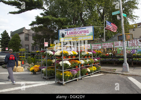Landscaping and Garden Center, in the Kensington residential neighborhood of Brooklyn, New York Stock Photo